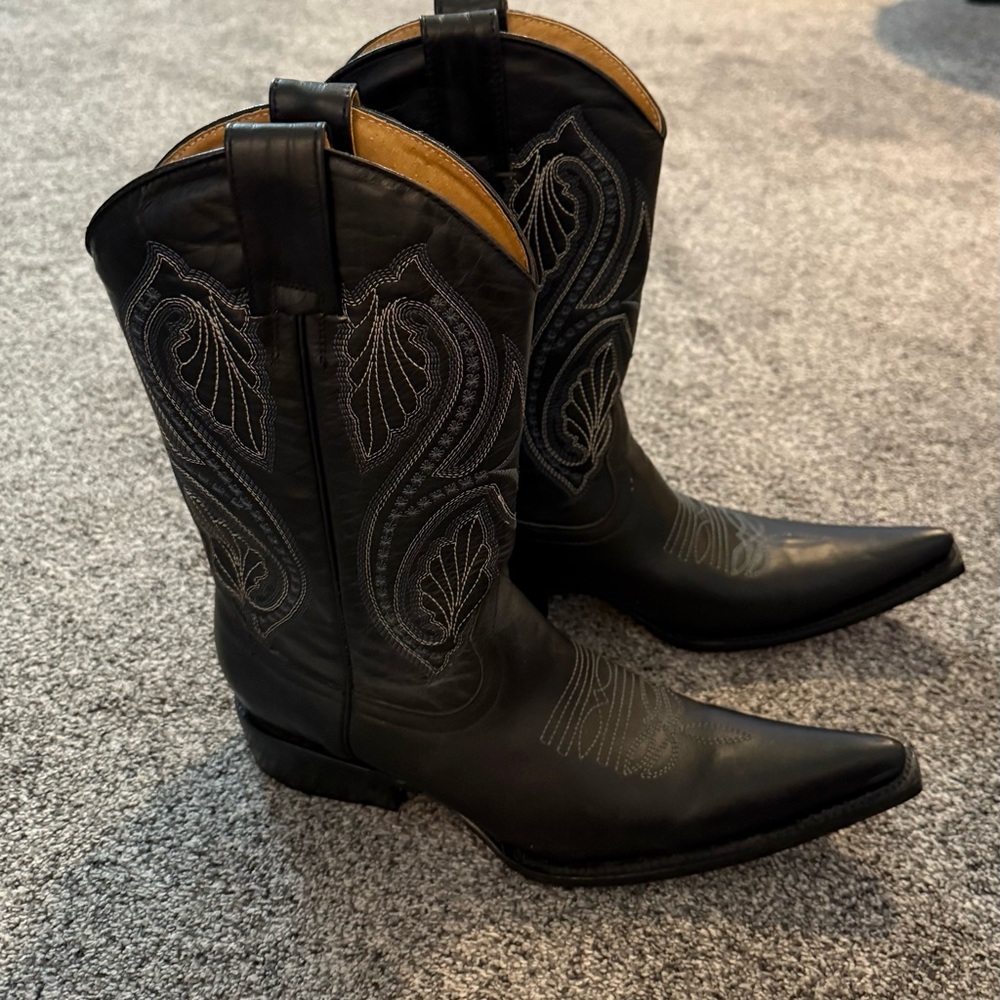 Classic Black Embroidered Cowboy Boots